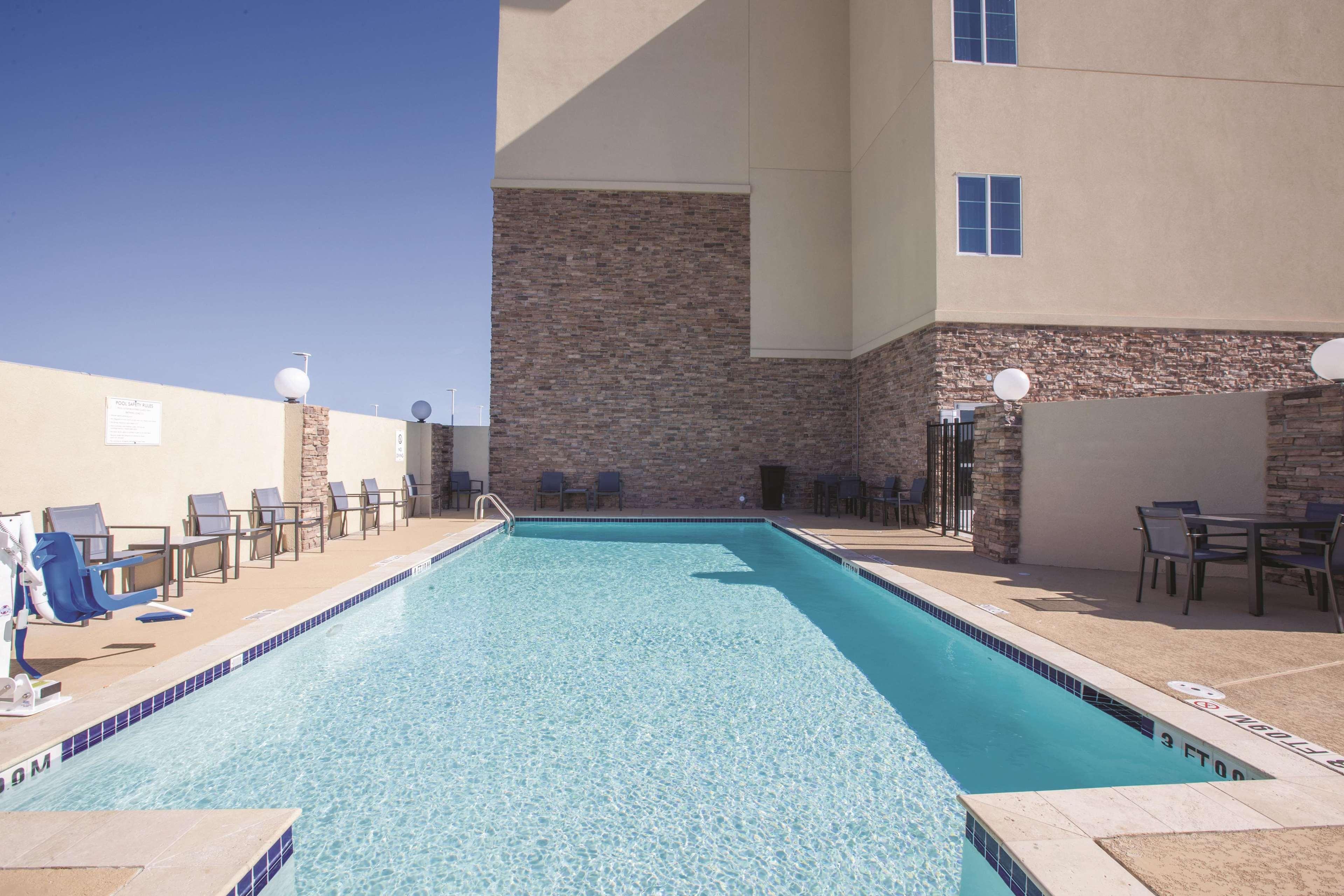La Quinta By Wyndham קינגסוויל מראה חיצוני תמונה